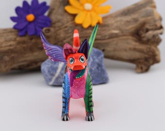 Hund "Alebrije" Hand geschnitzt und bemalt von Oscar Carrillo