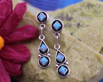 Handgemachte indianische Ohrringe von Zuni Pueblo Künstler F & L Cachini, Opal