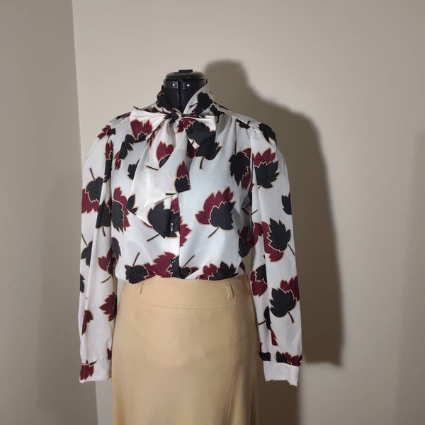 Vintage 1970s leaf pattern secretary blouse/ size 16 70s vintage