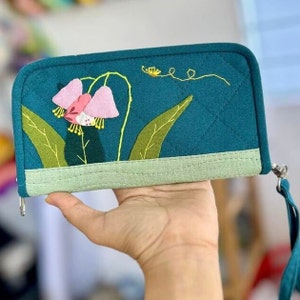 FLOR MANO ACOLCHADA Lino patchwork Titular de la tarjeta de crédito Cartera larga y corta / Regalo para mamá / Monedero de algodón