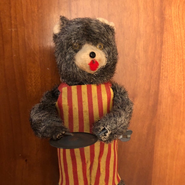 Wind up tin bear