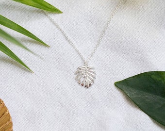 Tropical Ak\u00e9bou necklace
