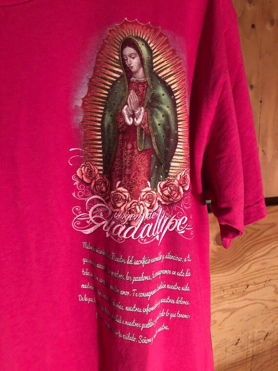 VIRGEN DE GUADALUPE PRAY FOR US VIRGIN MARY T-SHIRT DARK PINK