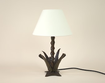 Lampe en fer Art déco, lampe de table fleur de lys en fer forgé bronzé, éclairage des années 1930, lumière originale de France, décoration de bureau à domicile