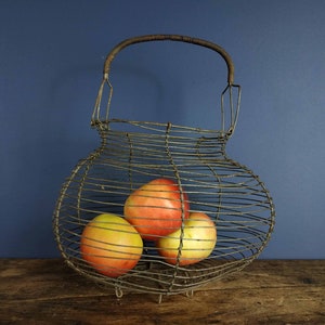 Primitive French Wire Basket, Rustic Egg Basket, 1930s French Salad Basket, Vintage Handled Basket, Vintage Market Basket,Egg Basket
