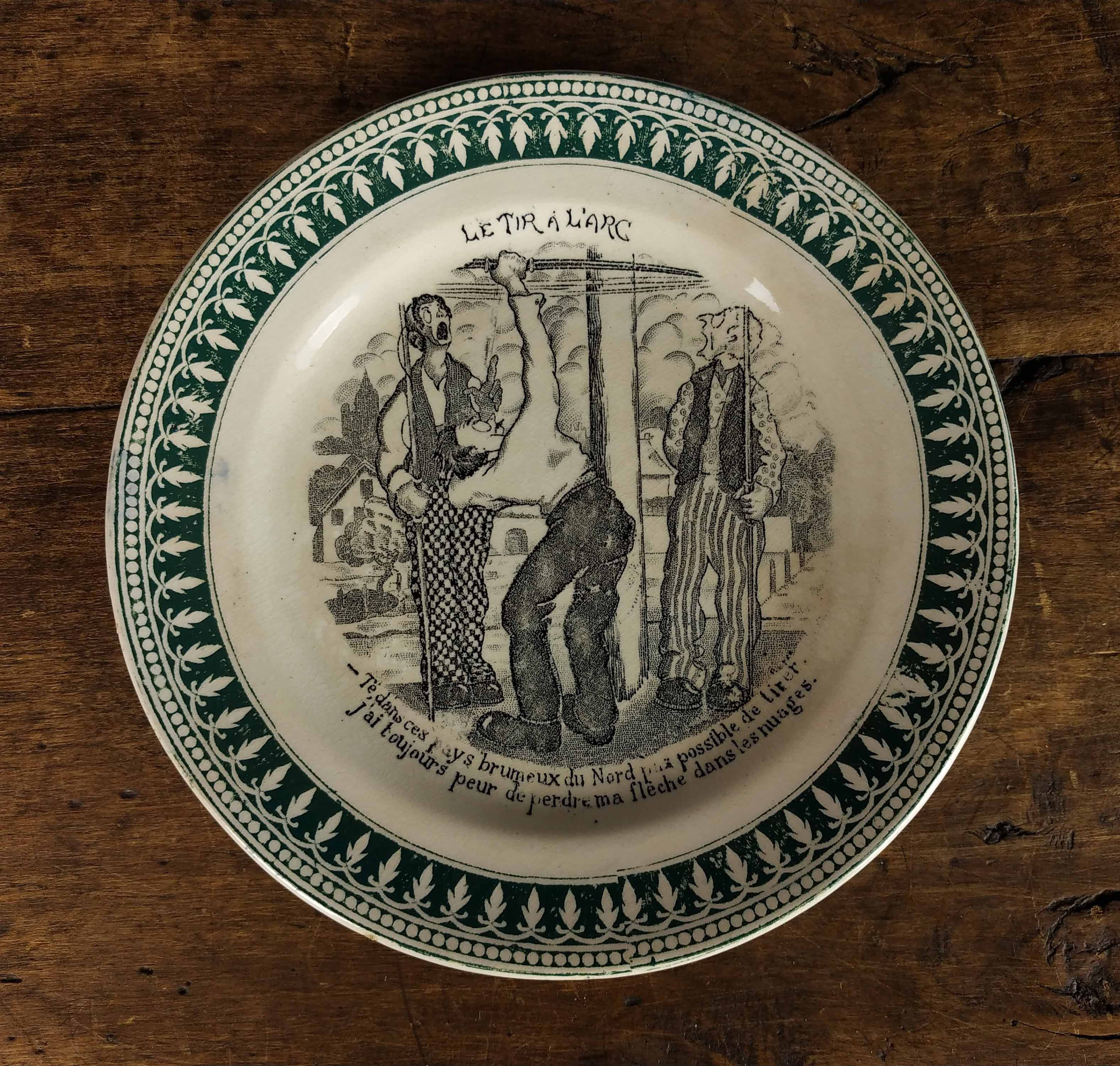 Assiette en Céramique Français, Plaque de Poterie Antique Assiette St Amand, Sportive Transferware, 