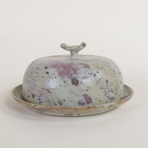 French Stoneware Studio Pottery Beige And Pink Cheese Cloche With Twisted Handle , Biscuit And Cheese Dome, French Ceramic Table Centerpiece image 3