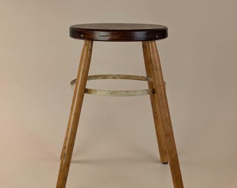 Taburete de taller francés vintage de 1986, fabricado artesanalmente en un taller industrial.
