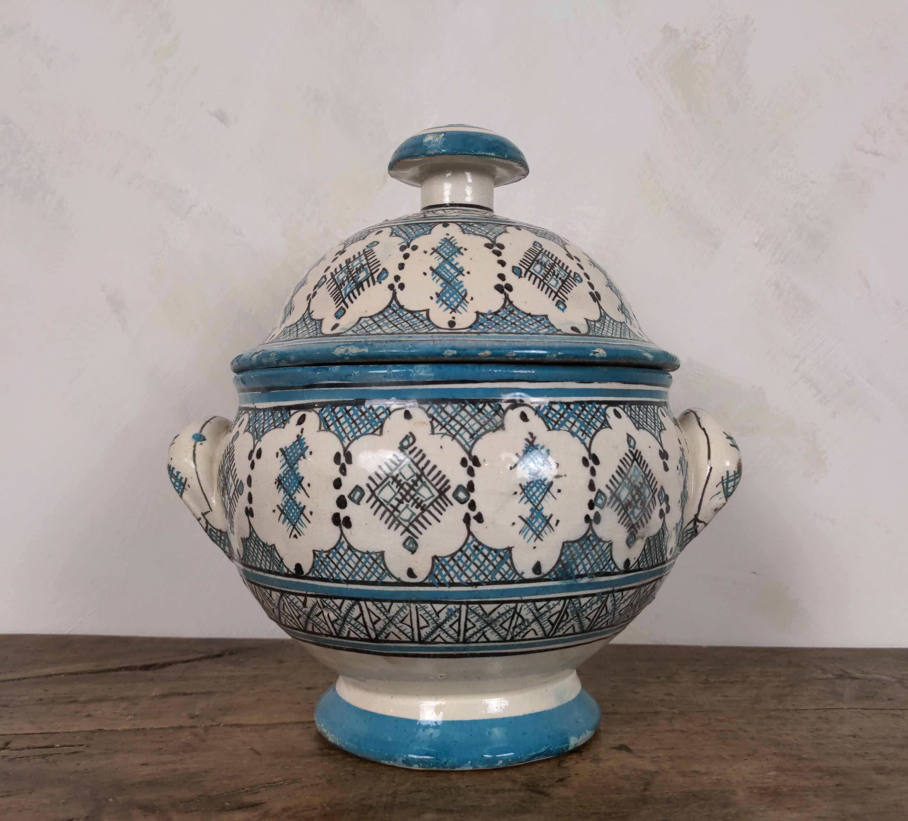 Peinture à La Main Marocaine Bleu Redware Poterie Soupe Tureen avec Couvercle Par Safi Bol en Faïenc