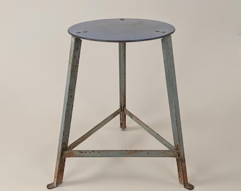 Vintage French Industrial Stool or Sculptures Stand, Rustic Metal Blue Enamel Workshop Low Side Table, Tripod Plant Stand