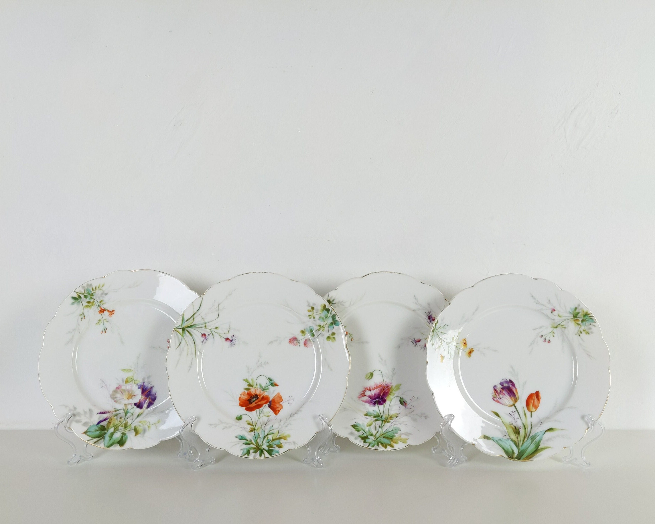 4 Assiettes à Dessert en Porcelaine Français Vintage avec Décoration Florale Peinte La Main et Bord 