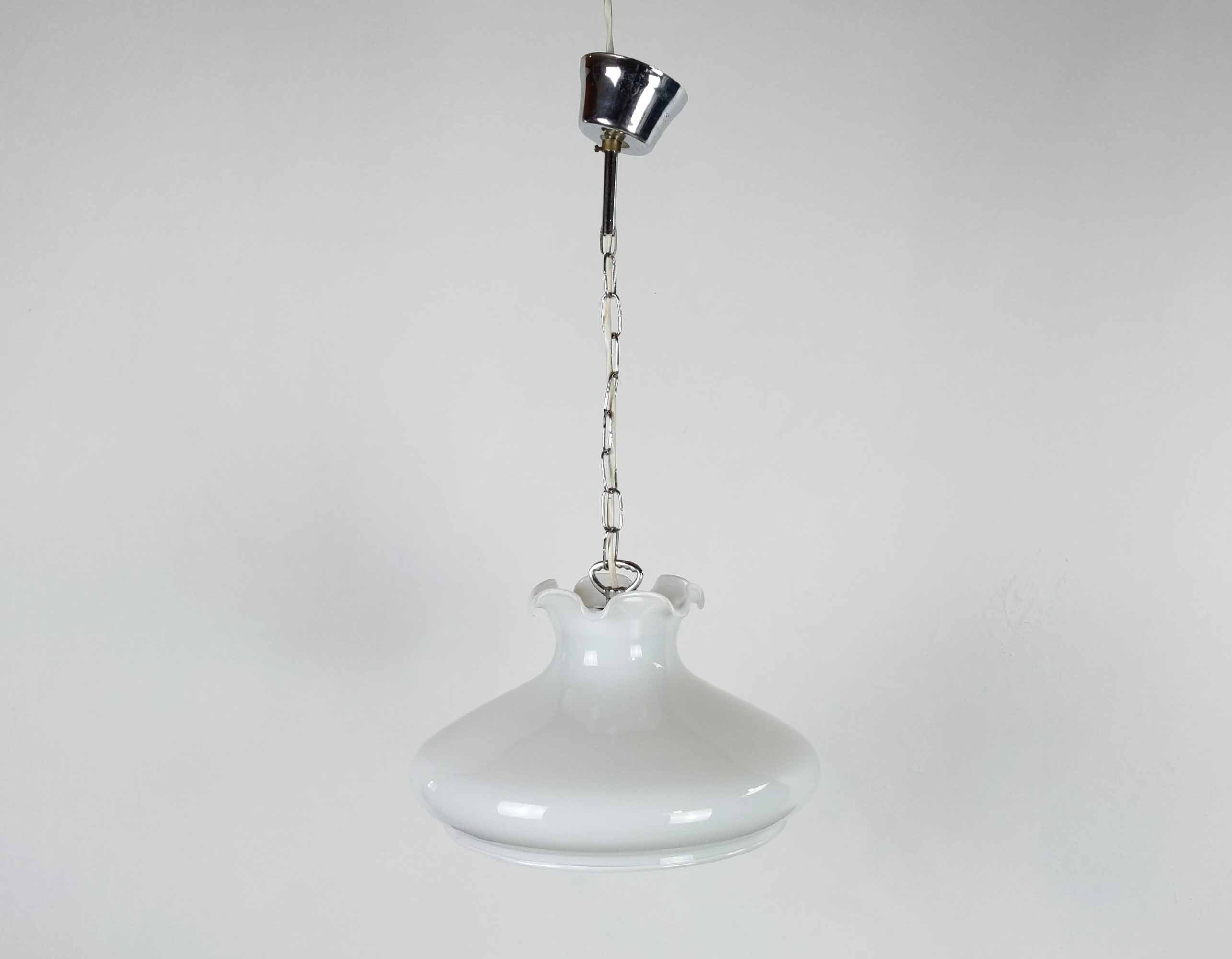 Lumière Italienne de Pendentif en Verre Blanc et Aluminium Chromé, Lumière Plafond Du Milieu Siècle,