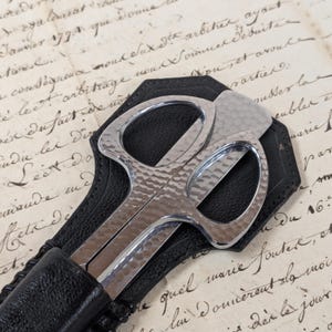 Modernistische Solingen bureauset gehamerd stalen schaar briefopener art-deco leren tas