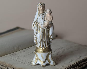 Figura antigua de porcelana de la Virgen con el Niño, estatua francesa dorada de la Virgen María del Viejo París, decoración de altar católico de finales del siglo XIX.