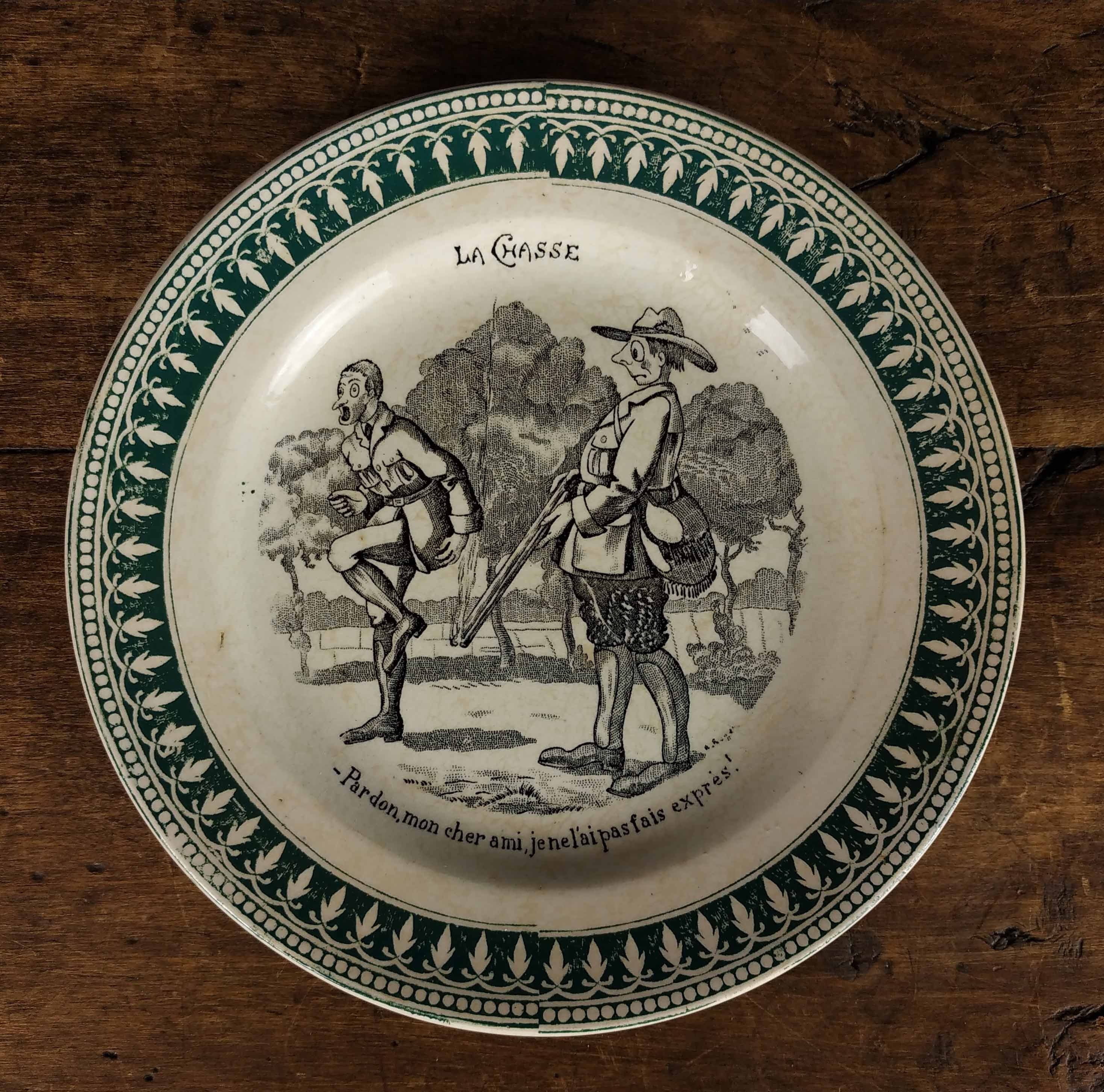 Assiette en Céramique Français, Plaque de Poterie Antique Assiette St Amand, Sportive Transferware, 