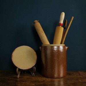 French Stoneware Pot, Lidded Stoneware Ceramic Confit Jar, French Country Kitchen Container, Pottery Crock Pot,Rustic French Farmhouse Decor