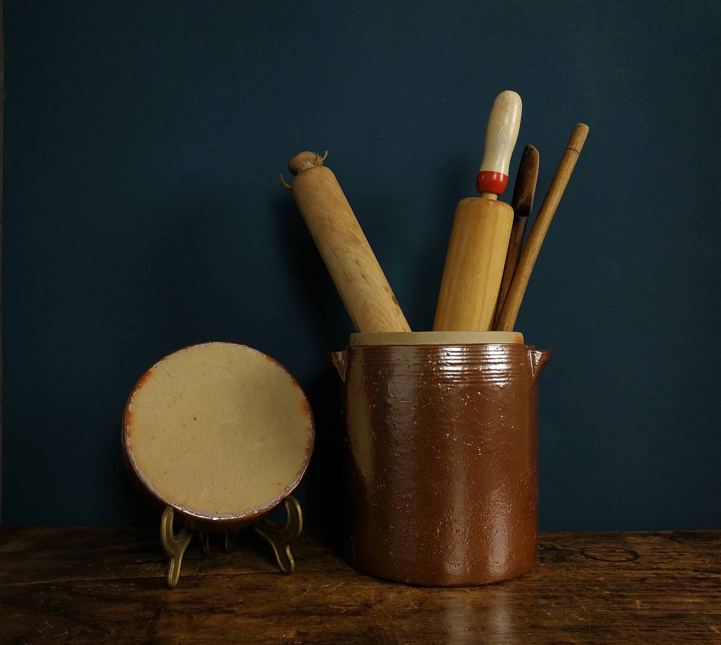 Français Stoneware Pot, Lidded Ceramic Confit Jar, Français Country Kitchen Container, Pottery Crock
