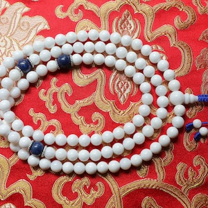 Beste Qualität Mala, Weiße Muschelschale, buddhistische Gebetsperle Mala, Custom Design, 108 Bead; KOSTENLOSE MALA-TASCHE, handgemachte Conch Shell Mala