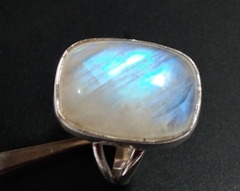 Handmade Rainbow Moonstone Ring: 925 Sterling Silver Jewelry