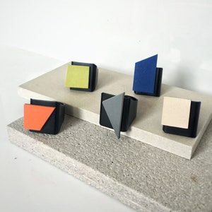 Blauer Statement-Ring, geometrischer Breitbandring mit einstellbarer Größe, künstlerisch übergroßer quadratischer schwarzer Ring, umweltfreundlicher minimalistischer bunter Ring