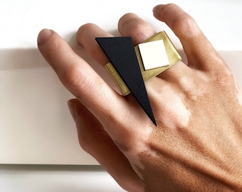 Black and white retro futurist two finger ring