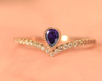 Amethyst ring / lab amethyst gemstone engagement ring / yellow gold purple gemstone ring / vintage purple lab amethyst ring / custom ring