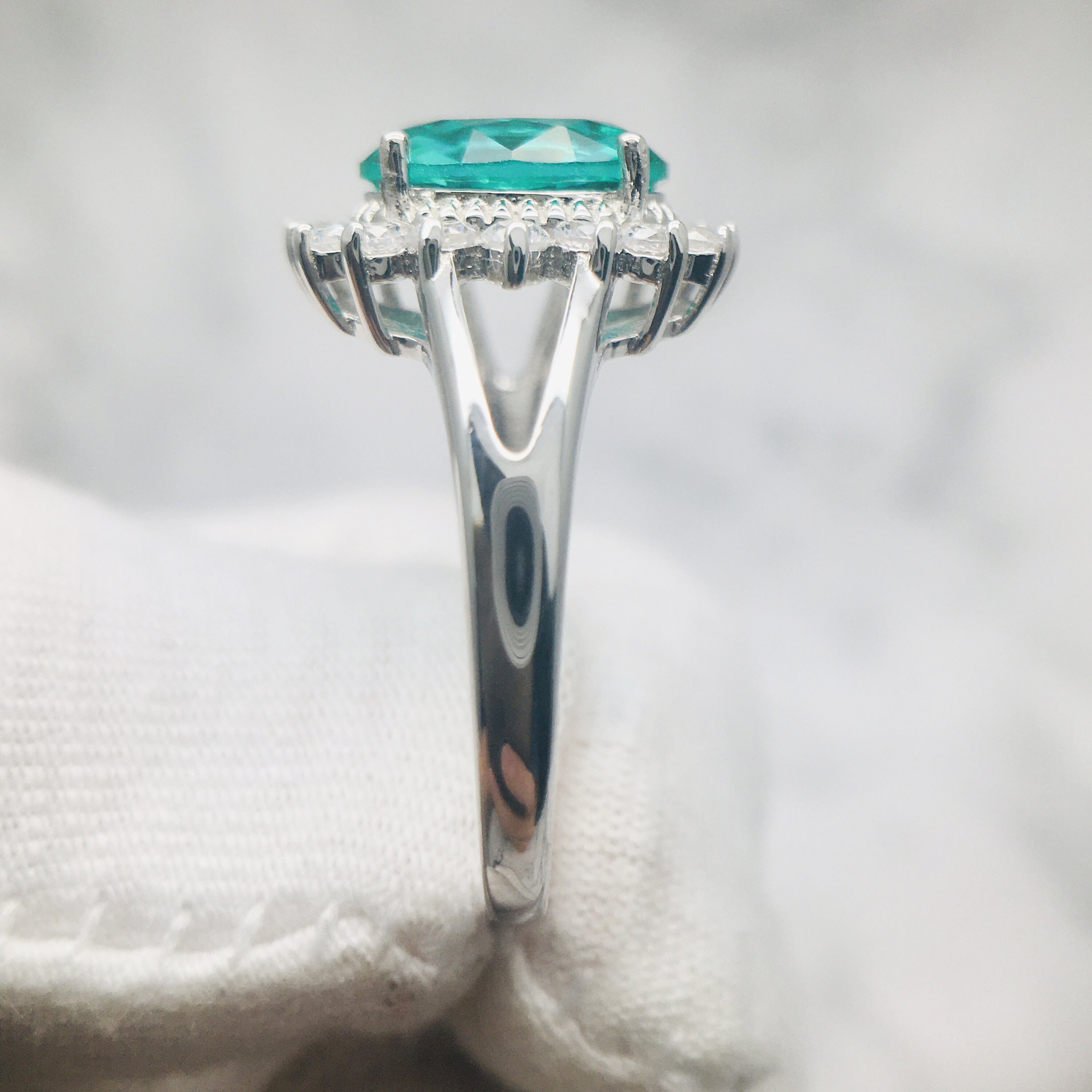 Mint green ring / solid white gold mint gren gemstone ring / Etsy