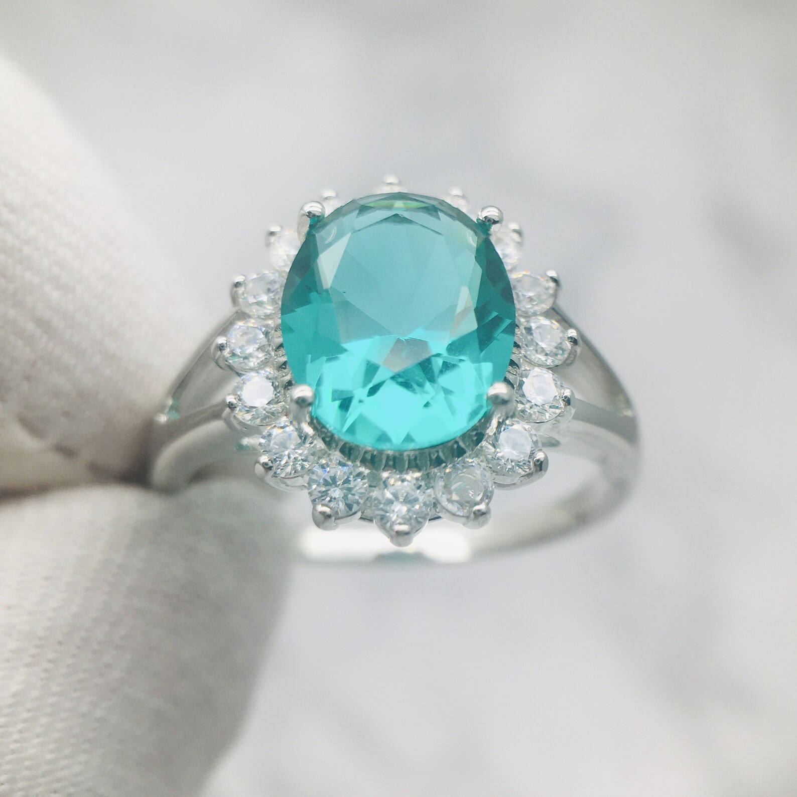Mint green ring / solid white gold mint gren gemstone ring / Etsy