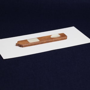 Basic Holz Makta mit Knochen Stift Stabilisator - Schneideunterlage für arabische Kalligraphie Qalam Stifte