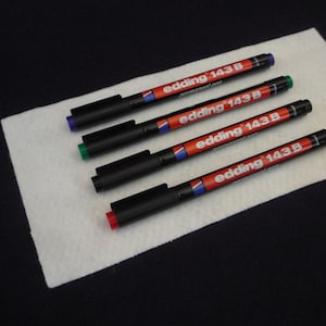 Edding Permanent Marker with chisel nib for Arabic calligraphy - 3 mm