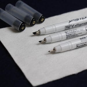 Kuretake ZIG Kalligraphie Pen mit ziselierter schräger Feder - schwarz