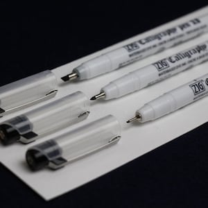 Kuretake ZIG Calligraphy Pen with chiselled oblique nib - black