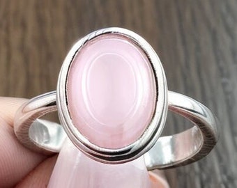 Silver Quartz Ring, Sterling Silver Ring, Rose Quartz Ring, Round Ring, Pink Gemstone Ring, Gift for Her, Love Ring, Birthday Gift For Women