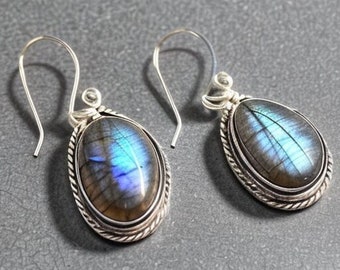 Blaue Blitz-Labradorit-Ohrringe, handgefertigter Schmuck, Edelstein-Ohrringe, 12 x 16 ovale Form-Cabochon, natürlicher Labradorit, Loop