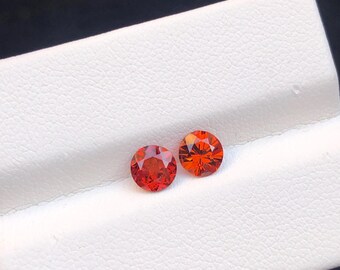 1.25 ct, Pair of Spessartine Garnet from Africa