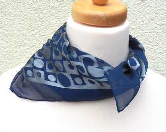 Silk Nikki scarf, burnout fabric, approx. 55 x 55 cm in dove blue, pattern shimmers silver