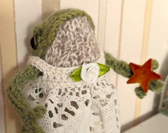 Frosch, Frog, gestrickter Frosch mit Spitzenrock, Handarbeit, TikTok,Froggy, Handarbeit, Stern,,