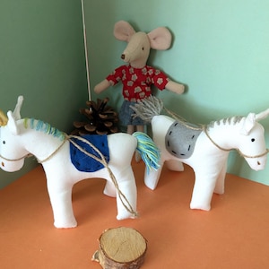 Pferd  - Pferdchen - Einhorn - für kleine Puppen, Mäuse, oder Maileg