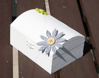 Kiste Box Schatzkiste Truhe Aufbewahrung Filzblume
