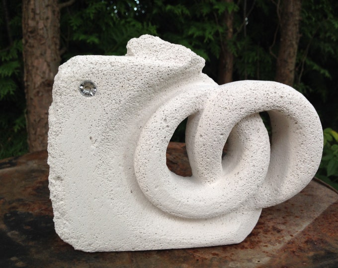 Sculpture "wedding rings"