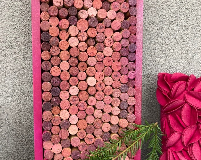 Pinwall; wine corks; picture; decoration