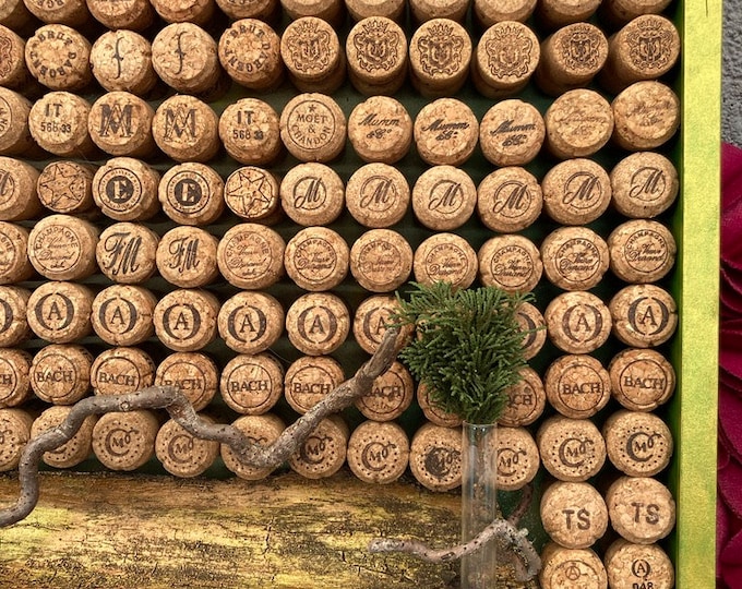 Pinwall wine/champagne corks picture decoration
