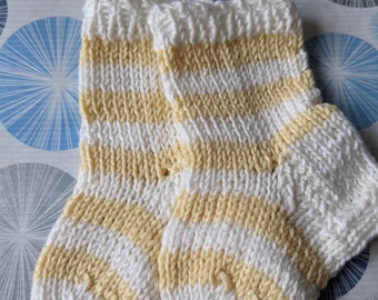 Baby socks - newborn socks with a ringlet look
