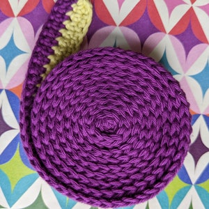 Crocheted snail band &quot;Claire&quot; for small hands