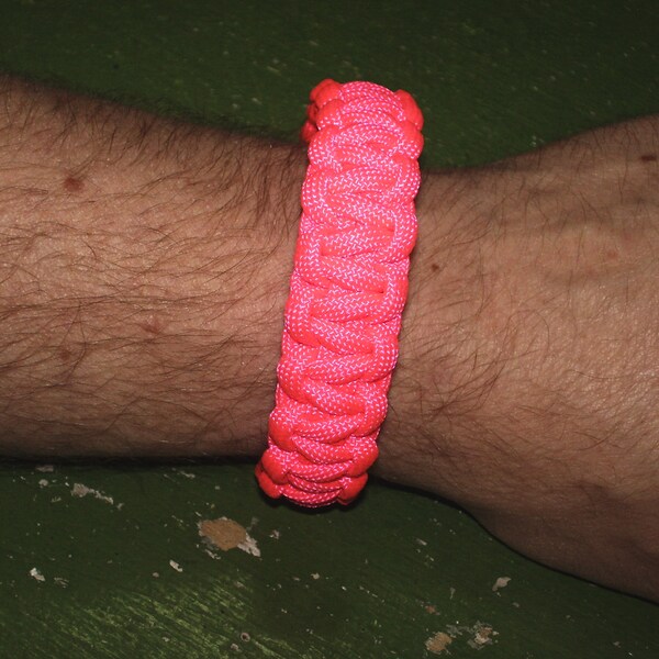 Hot Pink 550 Survival Paracord Bracelet