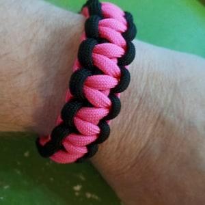 Pink & Black 550 Survival Paracord Bracelet