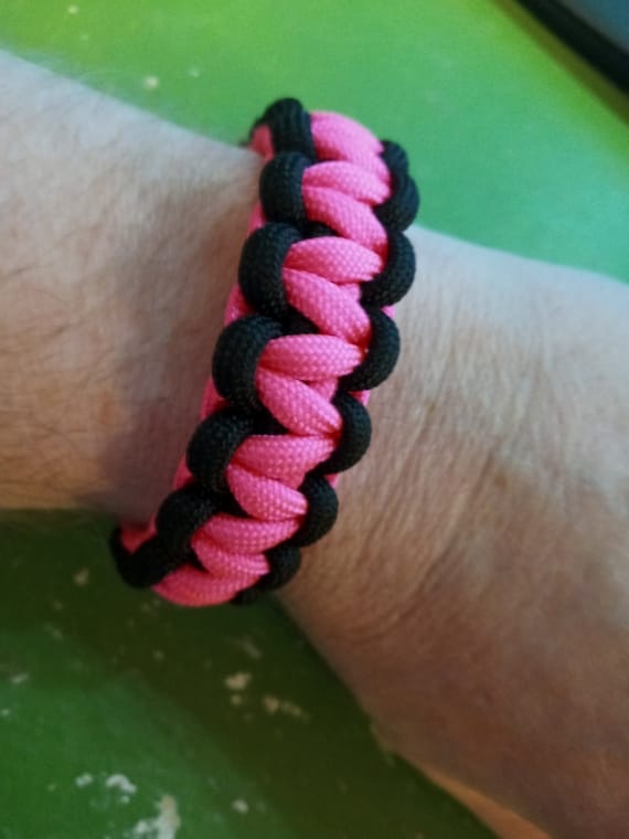 paracord bracelet pink