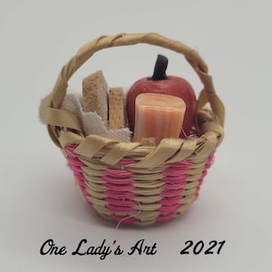 Miniature Picnic Basket Pink (1)