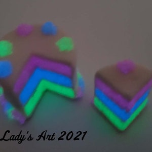 Miniature Vanilla Glow Cake (1)