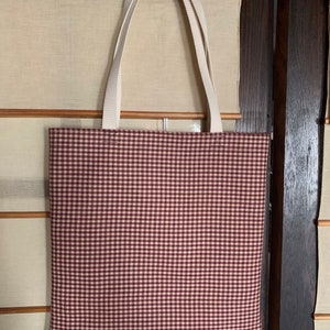 Karierte Tote